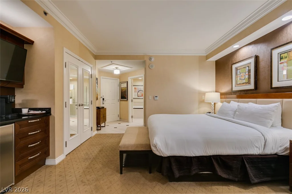 145 HARMON, Las Vegas, NV 89109