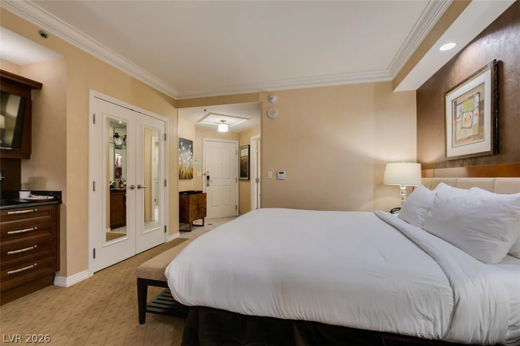 145 HARMON, Las Vegas, NV 89109