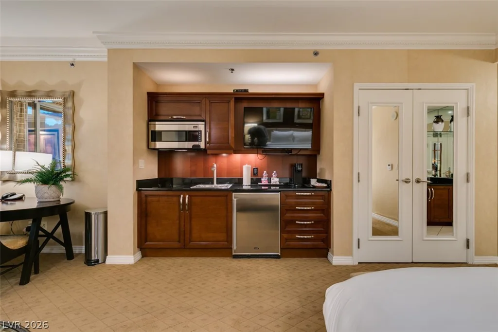 145 HARMON, Las Vegas, NV 89109