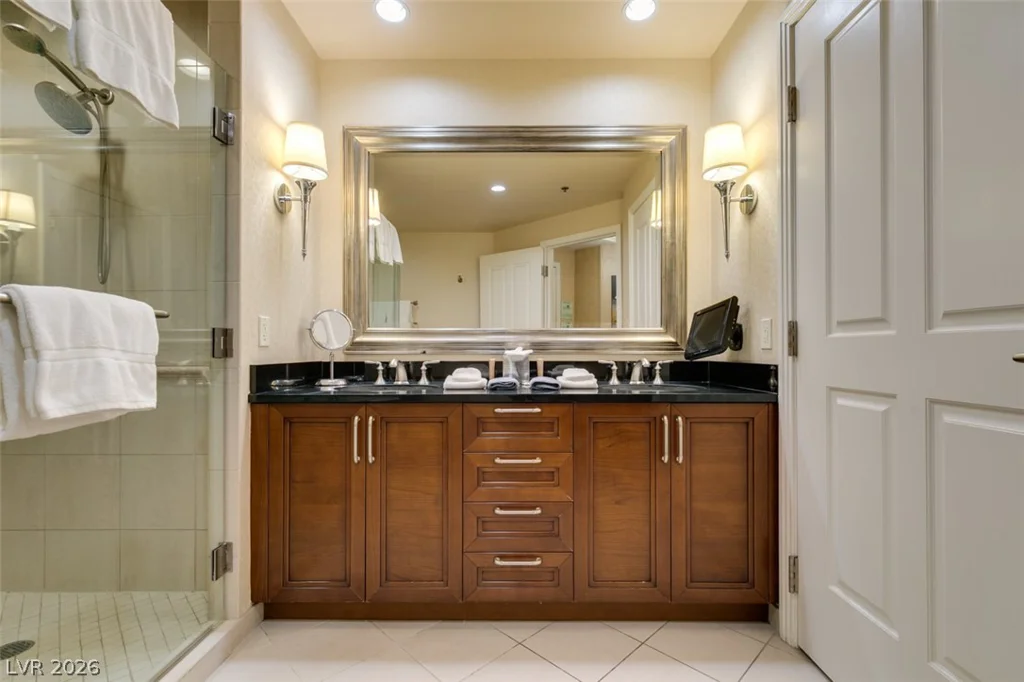 145 HARMON, Las Vegas, NV 89109