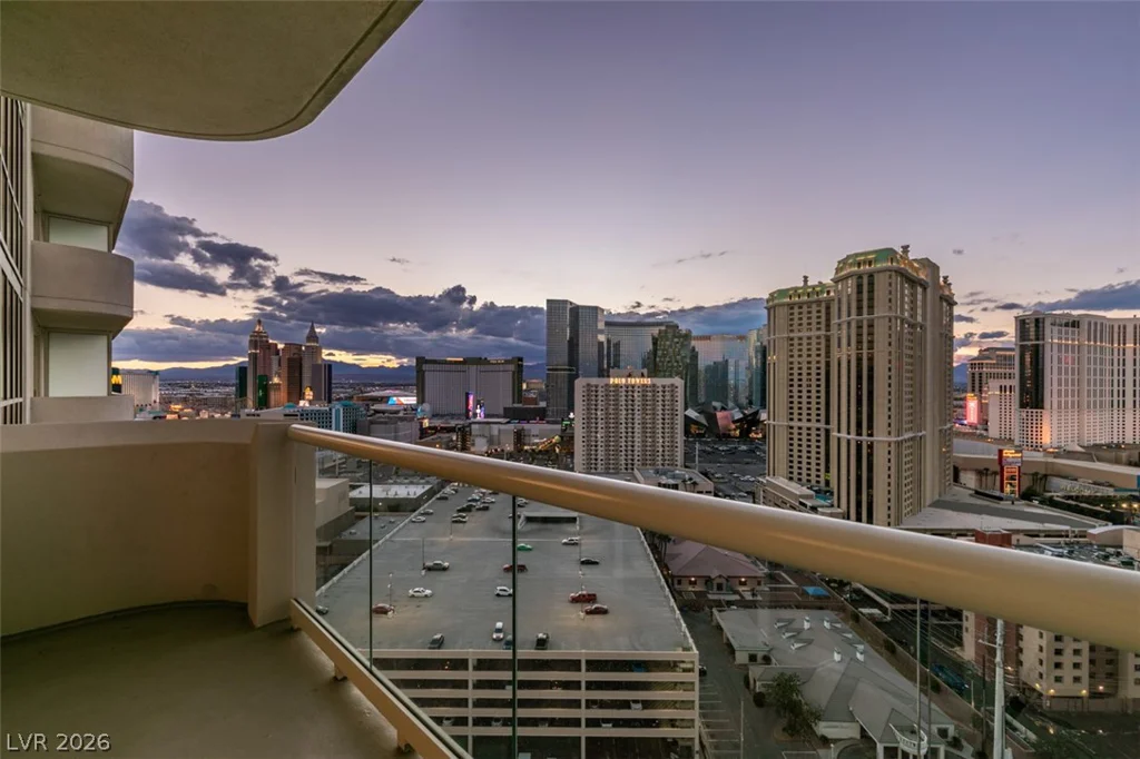 145 HARMON, Las Vegas, NV 89109