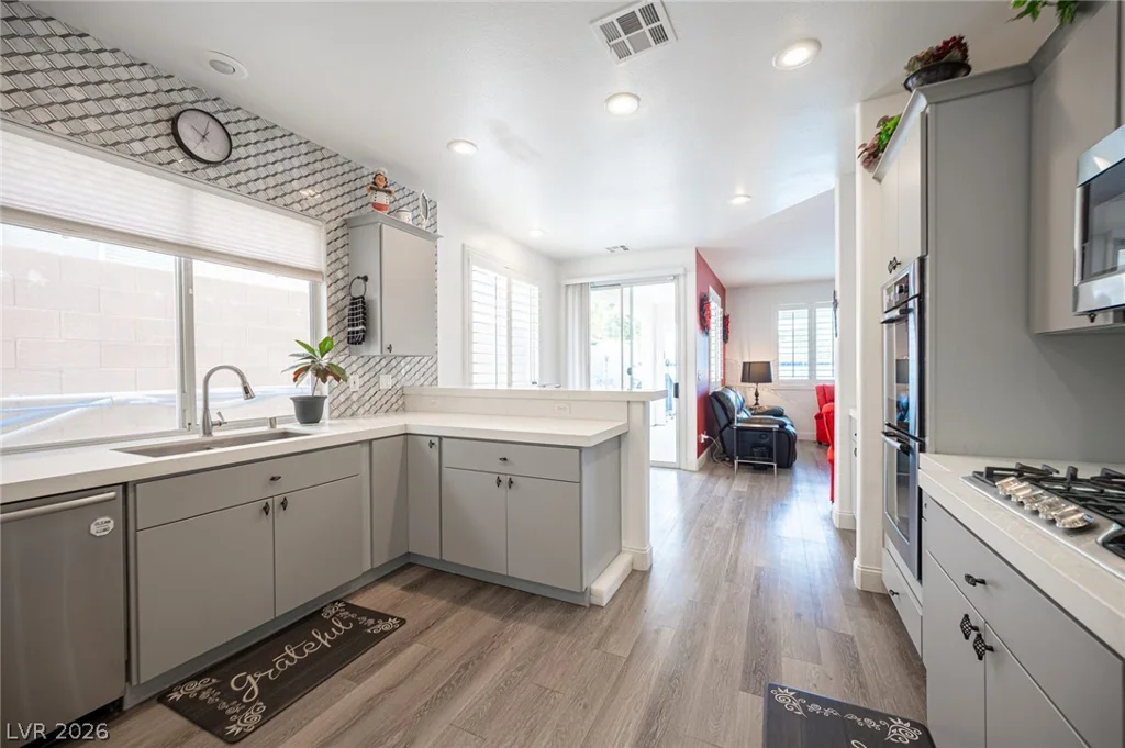 10212 Crystal Arch, Las Vegas, NV 89129