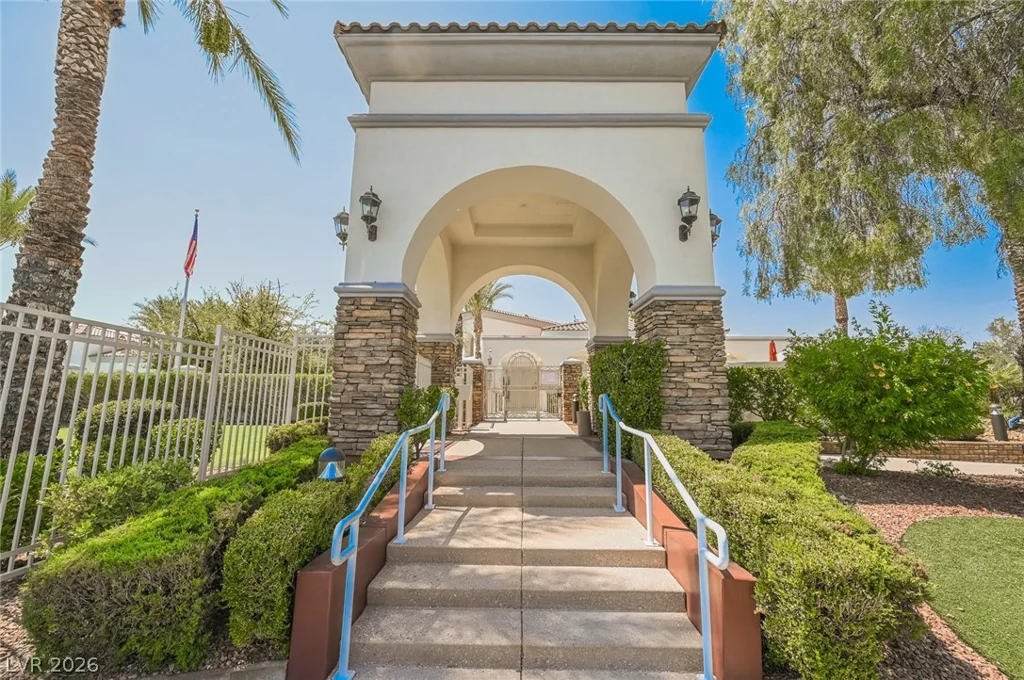 10212 Crystal Arch, Las Vegas, NV 89129