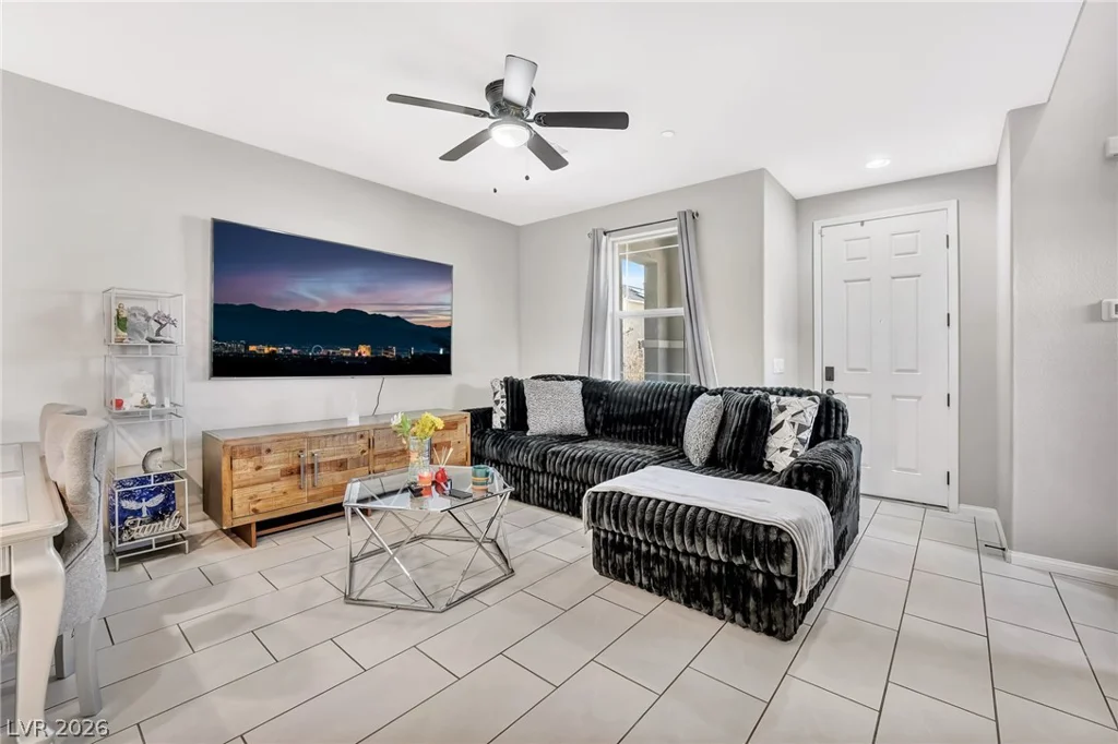 692 Cottonwood Hill, Henderson, NV 89011