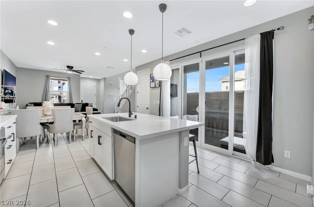 692 Cottonwood Hill, Henderson, NV 89011