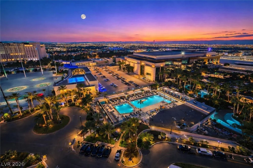 145 HARMON, Las Vegas, NV 89109