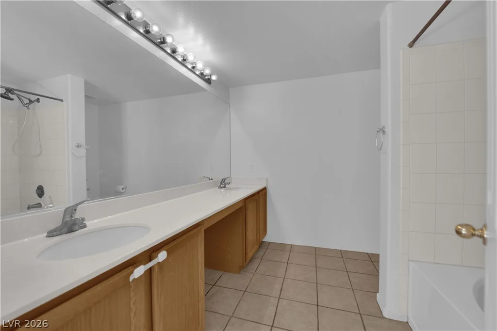 2001 Turquoise Ridge, Las Vegas, NV 89117