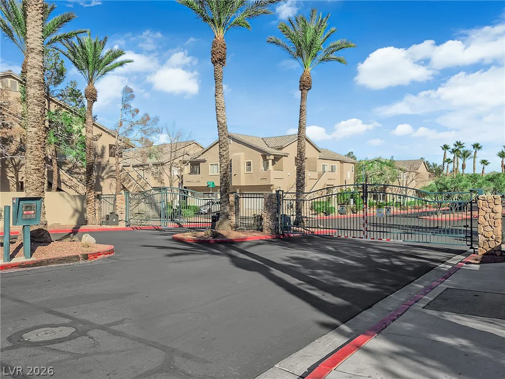 2001 Turquoise Ridge, Las Vegas, NV 89117