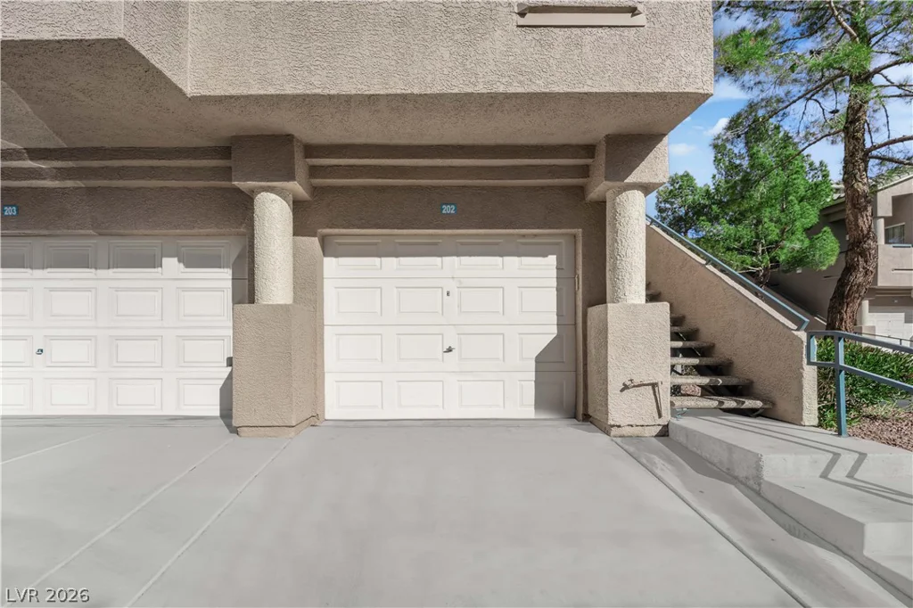 2001 Turquoise Ridge, Las Vegas, NV 89117