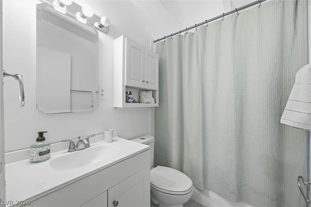 256 Hillcrest, Henderson, NV 89015