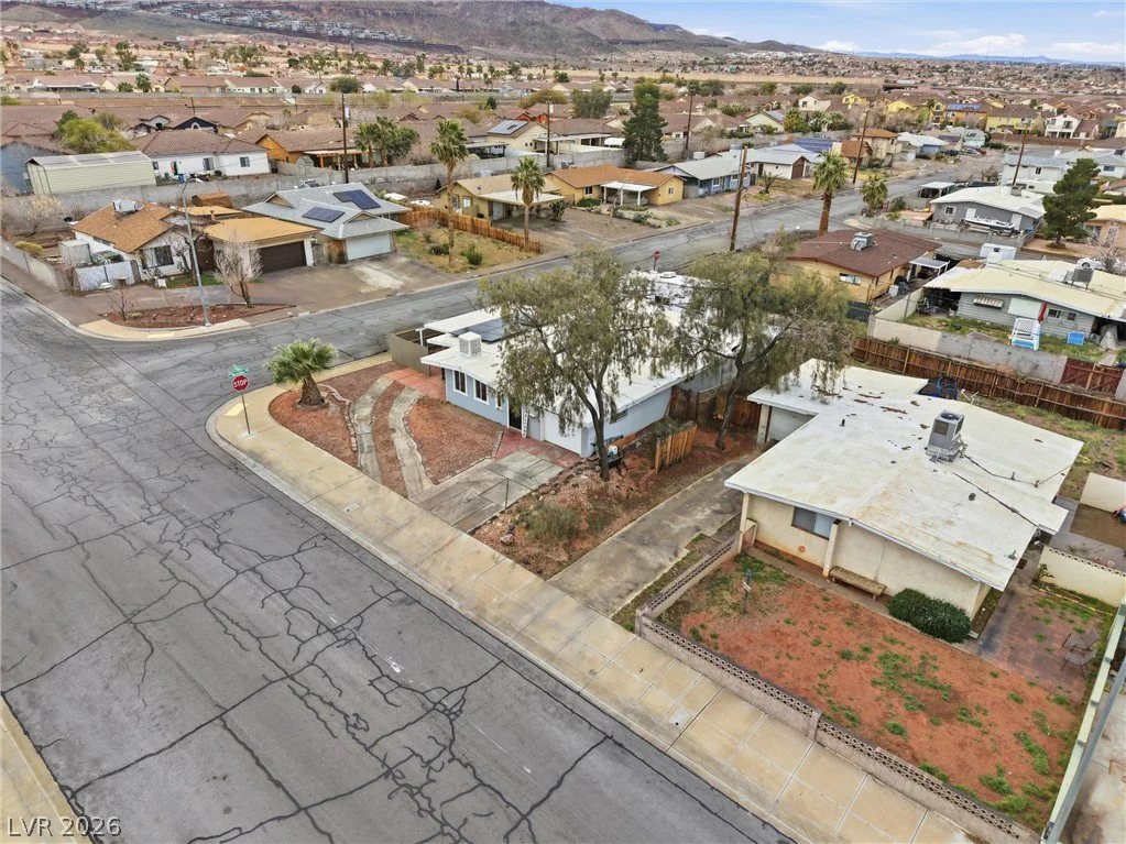 256 Hillcrest, Henderson, NV 89015