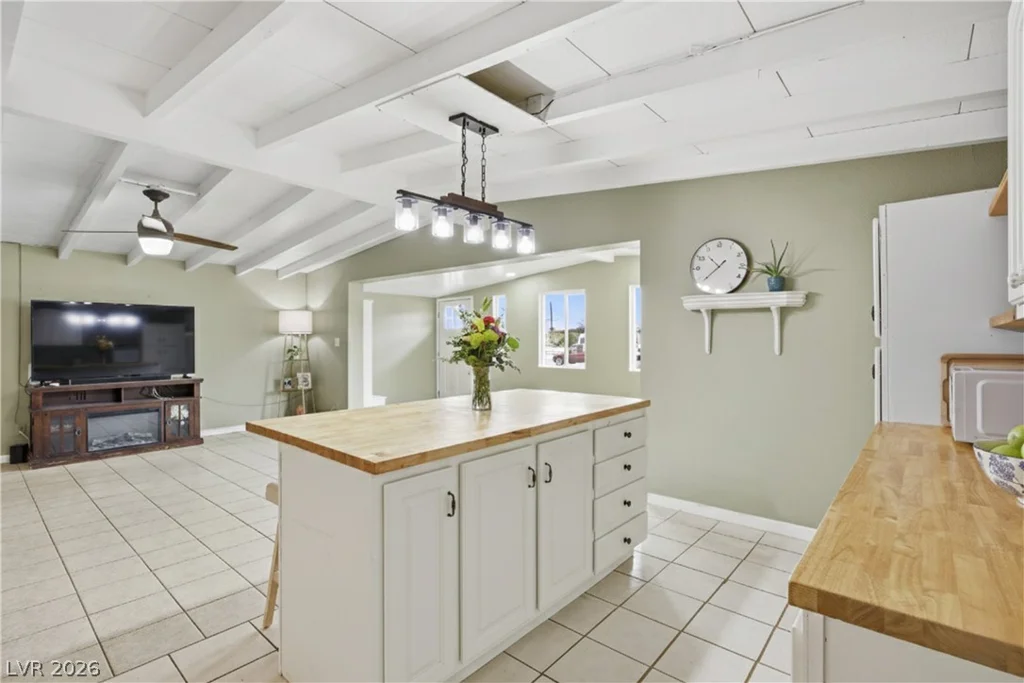 256 Hillcrest, Henderson, NV 89015