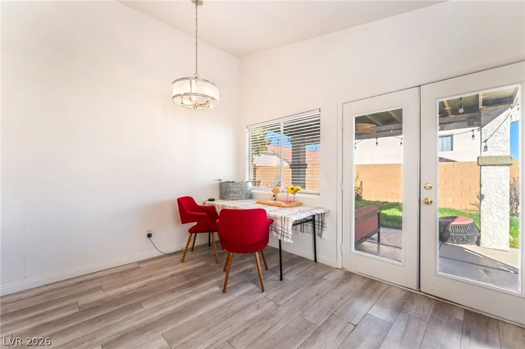 7320 Silver Ridge, Las Vegas, NV 89128