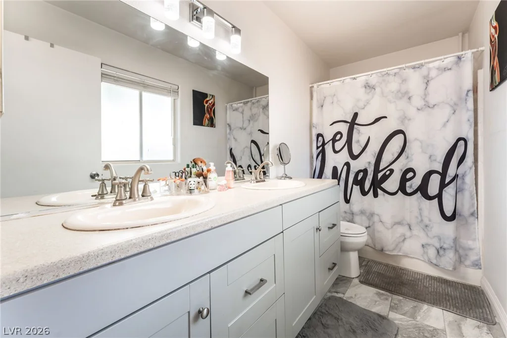 7320 Silver Ridge, Las Vegas, NV 89128