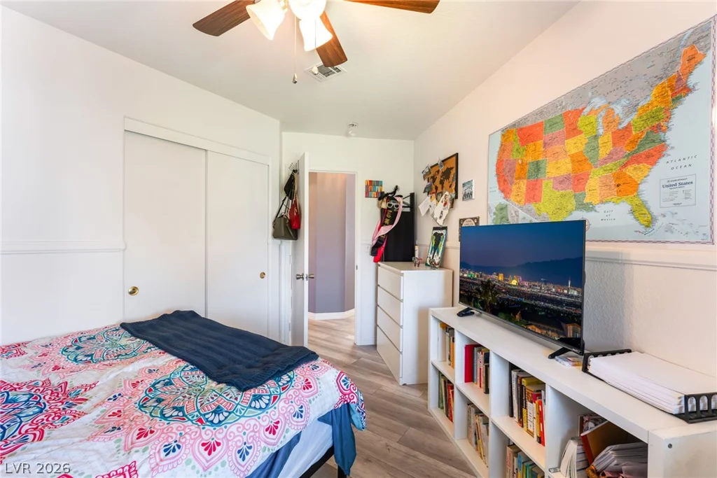 7320 Silver Ridge, Las Vegas, NV 89128