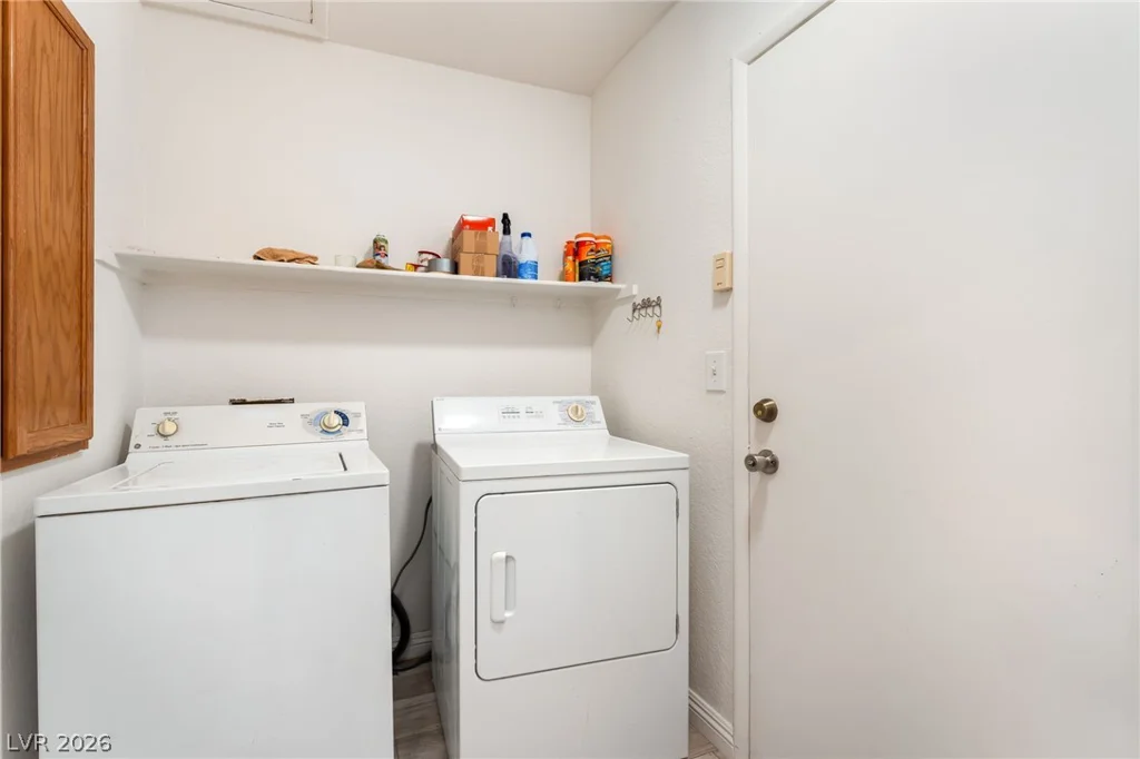 7320 Silver Ridge, Las Vegas, NV 89128