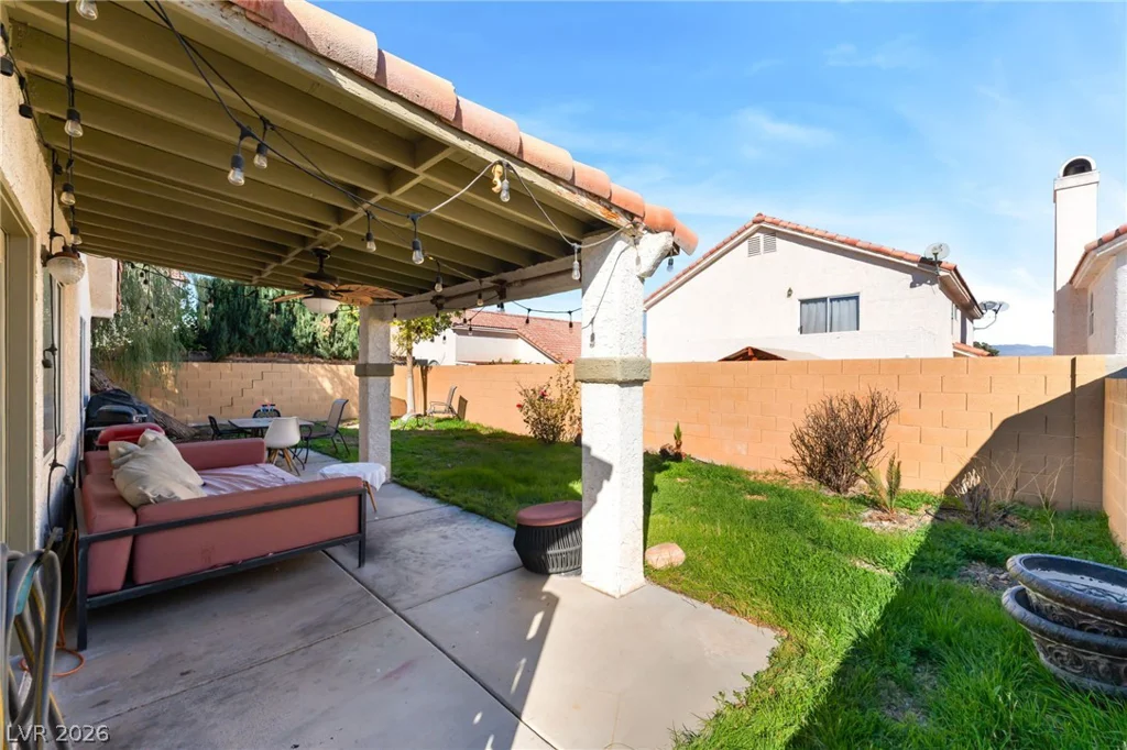 7320 Silver Ridge, Las Vegas, NV 89128