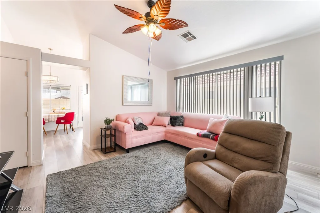 7320 Silver Ridge, Las Vegas, NV 89128