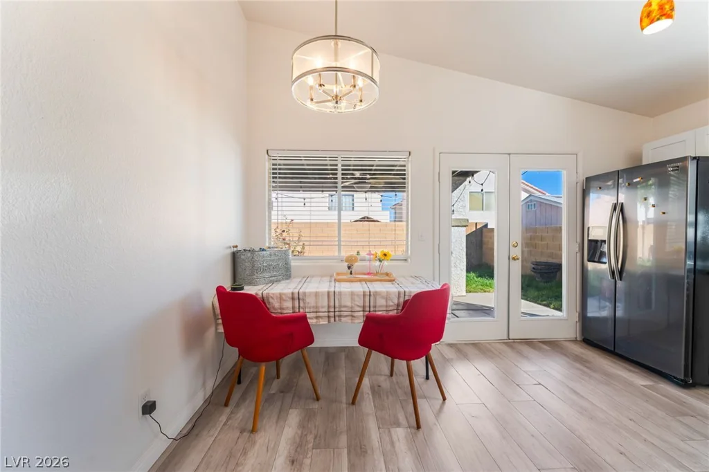 7320 Silver Ridge, Las Vegas, NV 89128