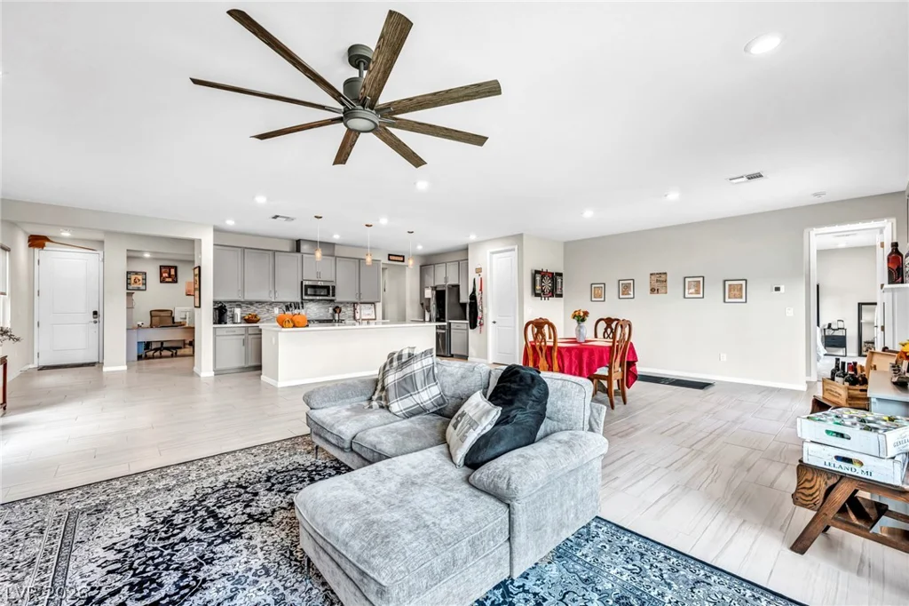 6618 Palmer Estates, North Las Vegas, NV 89086