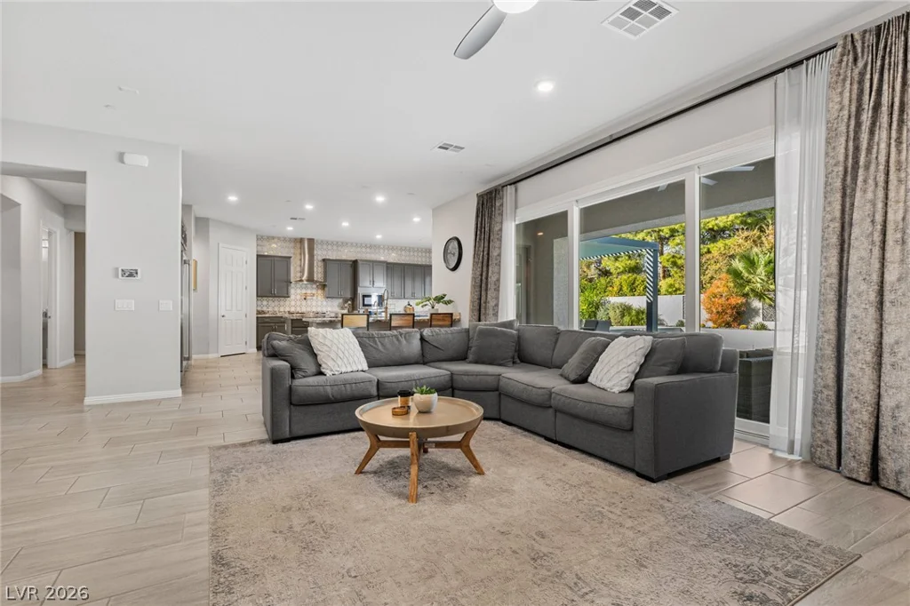 7716 Tioga Ridge, Las Vegas, NV 89117