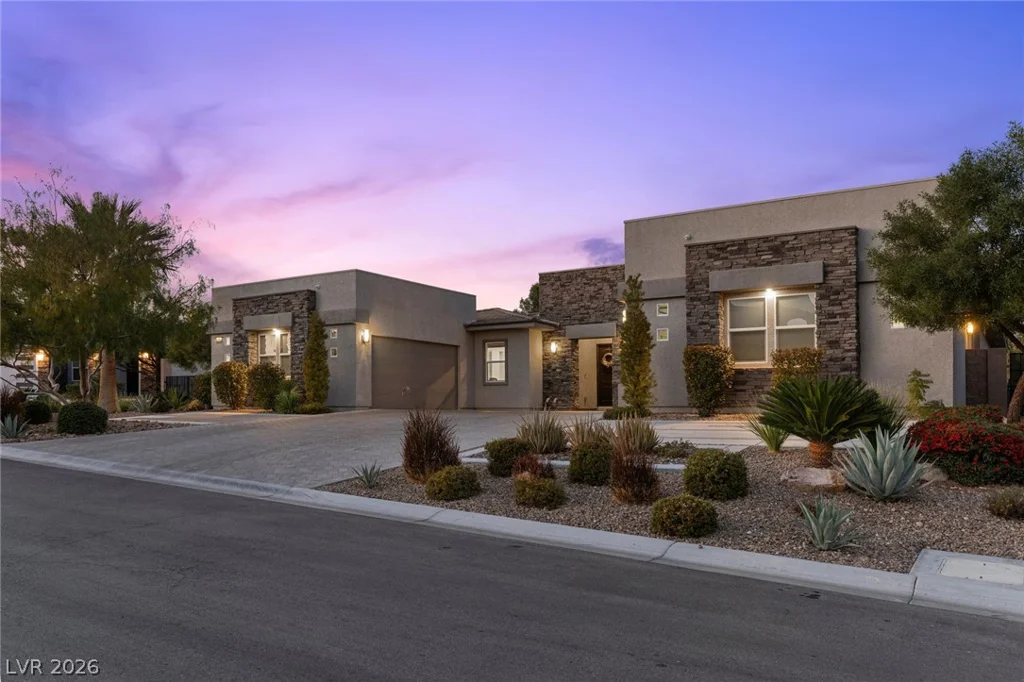 7716 Tioga Ridge, Las Vegas, NV 89117