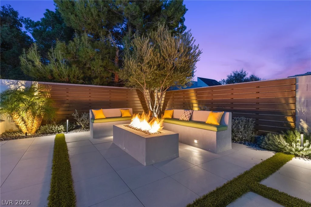 7716 Tioga Ridge, Las Vegas, NV 89117