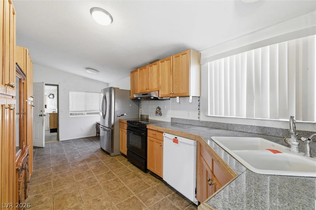 5640 Johnnie Mine, Pahrump, NV 89060