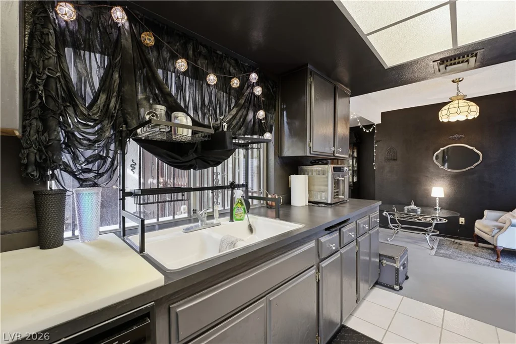 1405 Vegas Valley, Las Vegas, NV 89169