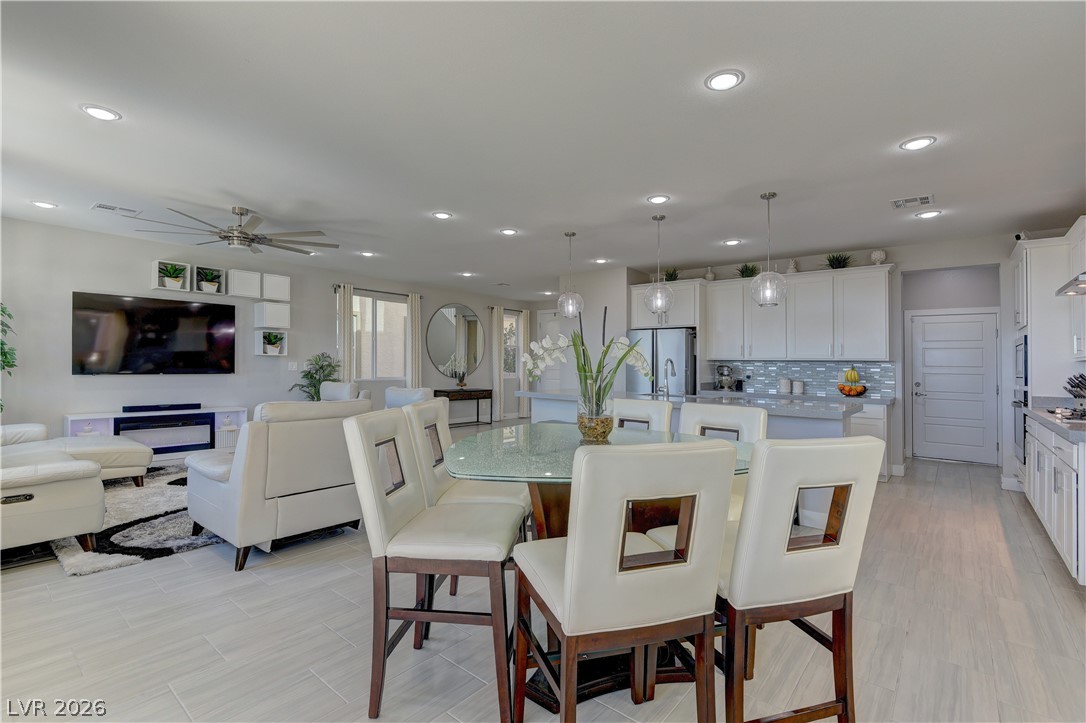 8030 Foxfield Springs, Las Vegas, NV 89166