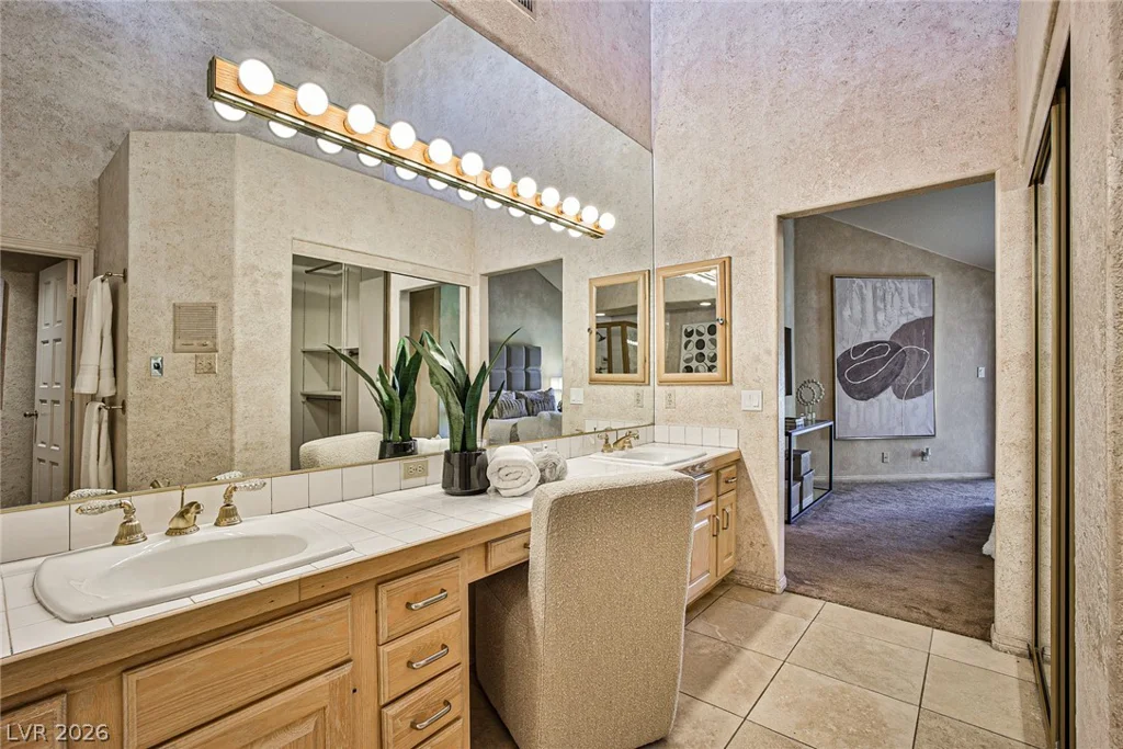 5115 Turnberry, Las Vegas, NV 89113