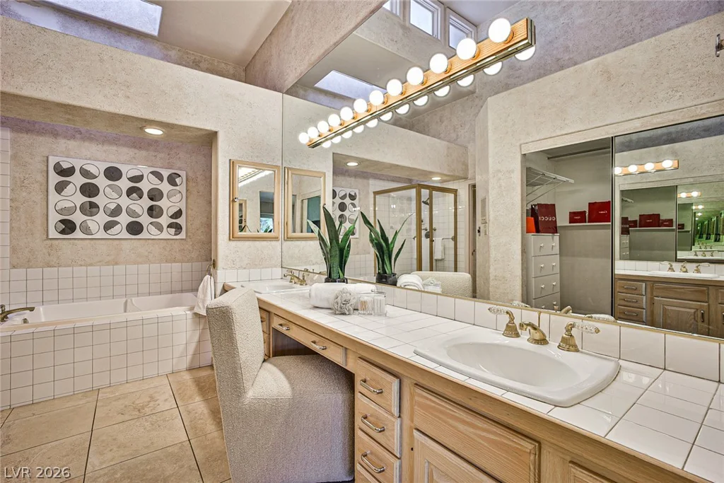 5115 Turnberry, Las Vegas, NV 89113