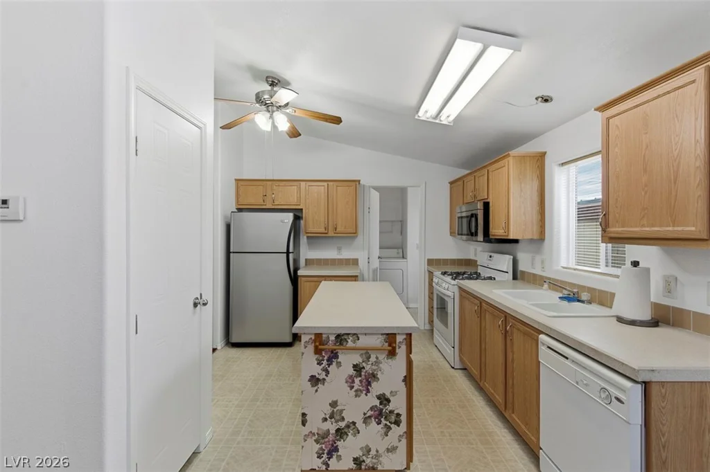228 Hopi, Henderson, NV 89015