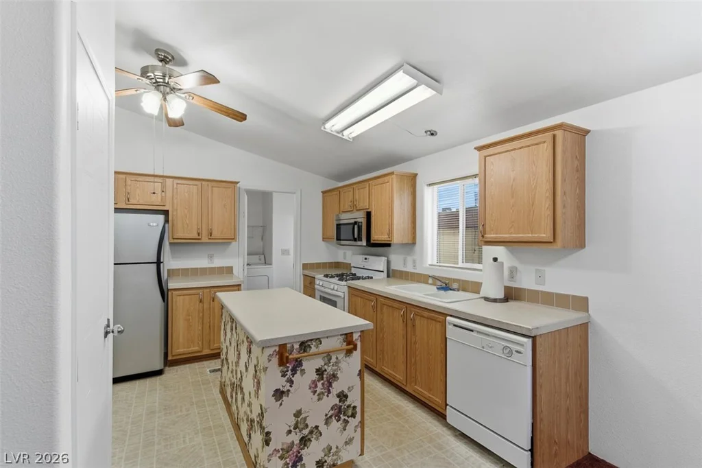 228 Hopi, Henderson, NV 89015