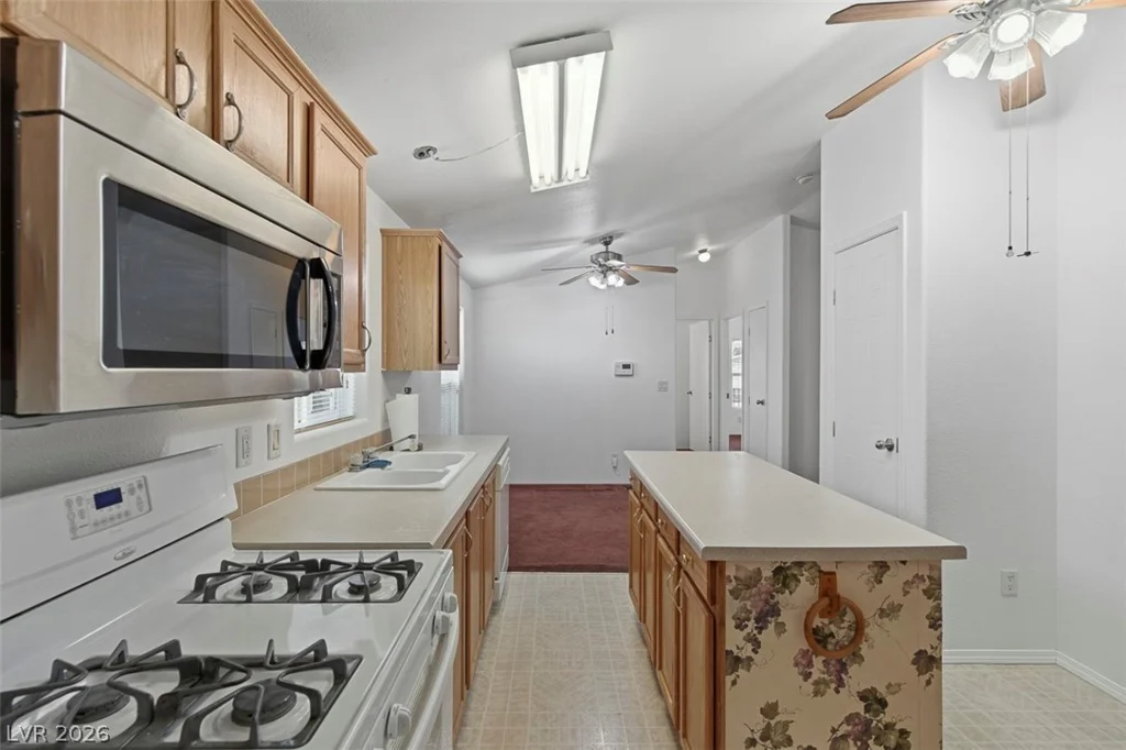 228 Hopi, Henderson, NV 89015