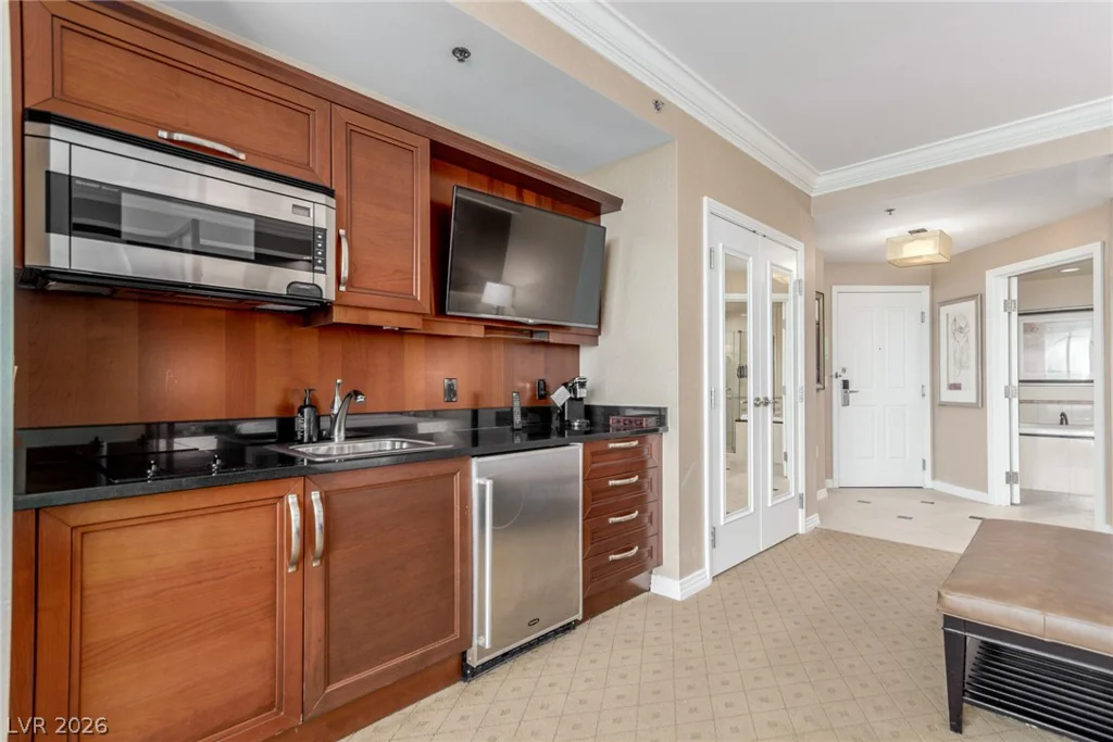125 Harmon, Las Vegas, NV 89109