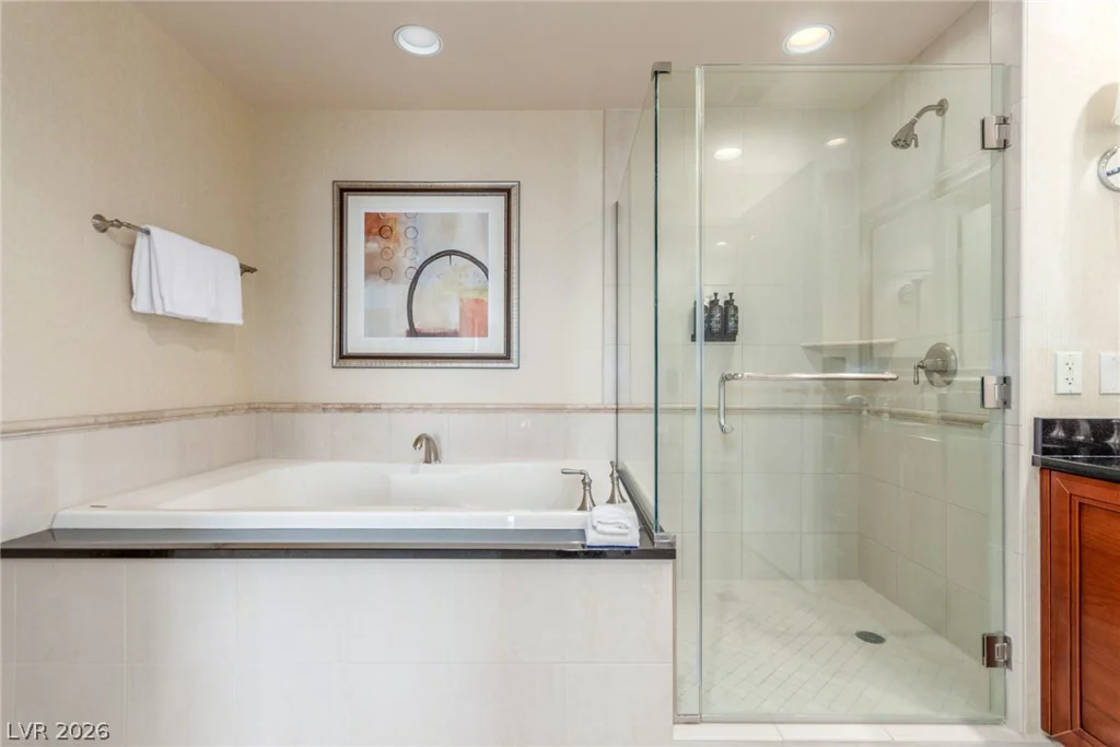 125 Harmon, Las Vegas, NV 89109