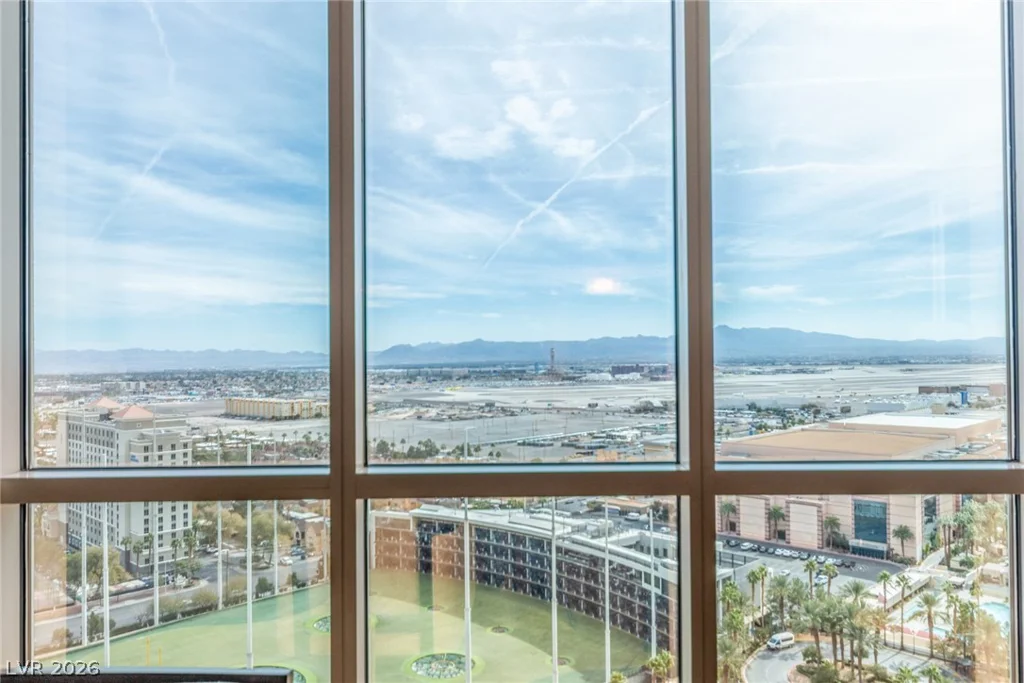125 Harmon, Las Vegas, NV 89109