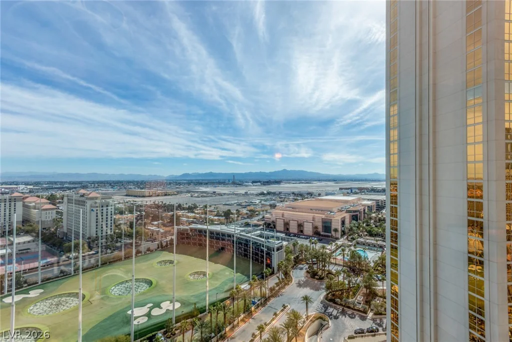125 Harmon, Las Vegas, NV 89109
