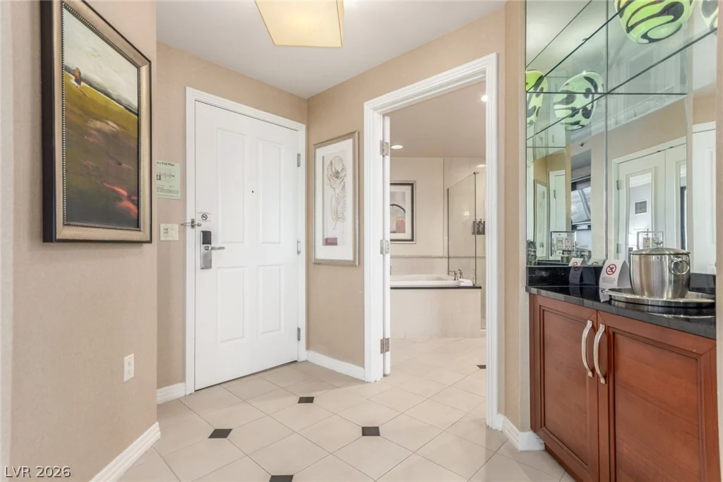 125 Harmon, Las Vegas, NV 89109