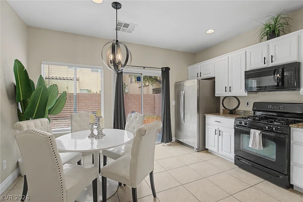 8136 Memory Lake, Las Vegas, NV 89178