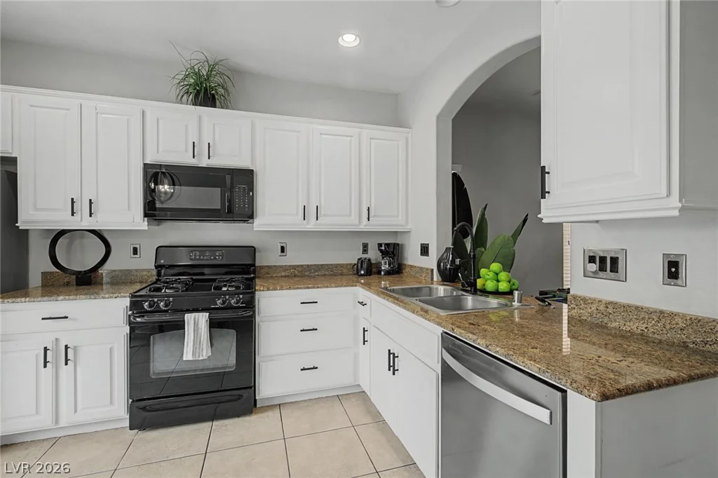 8136 Memory Lake, Las Vegas, NV 89178