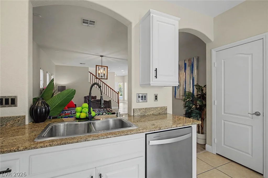 8136 Memory Lake, Las Vegas, NV 89178