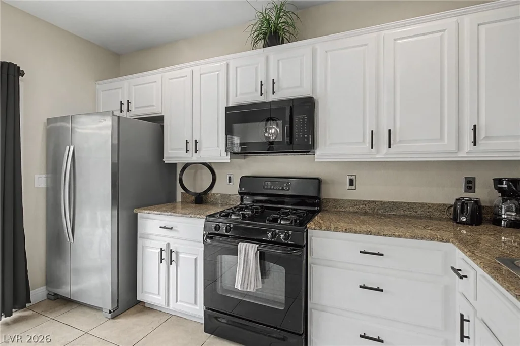 8136 Memory Lake, Las Vegas, NV 89178