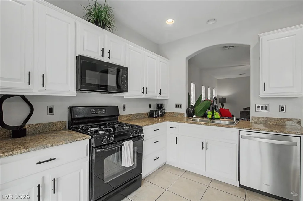 8136 Memory Lake, Las Vegas, NV 89178