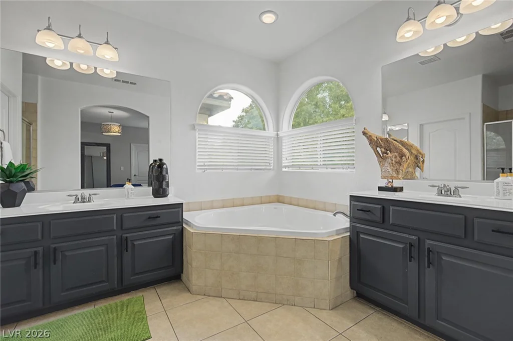 8136 Memory Lake, Las Vegas, NV 89178