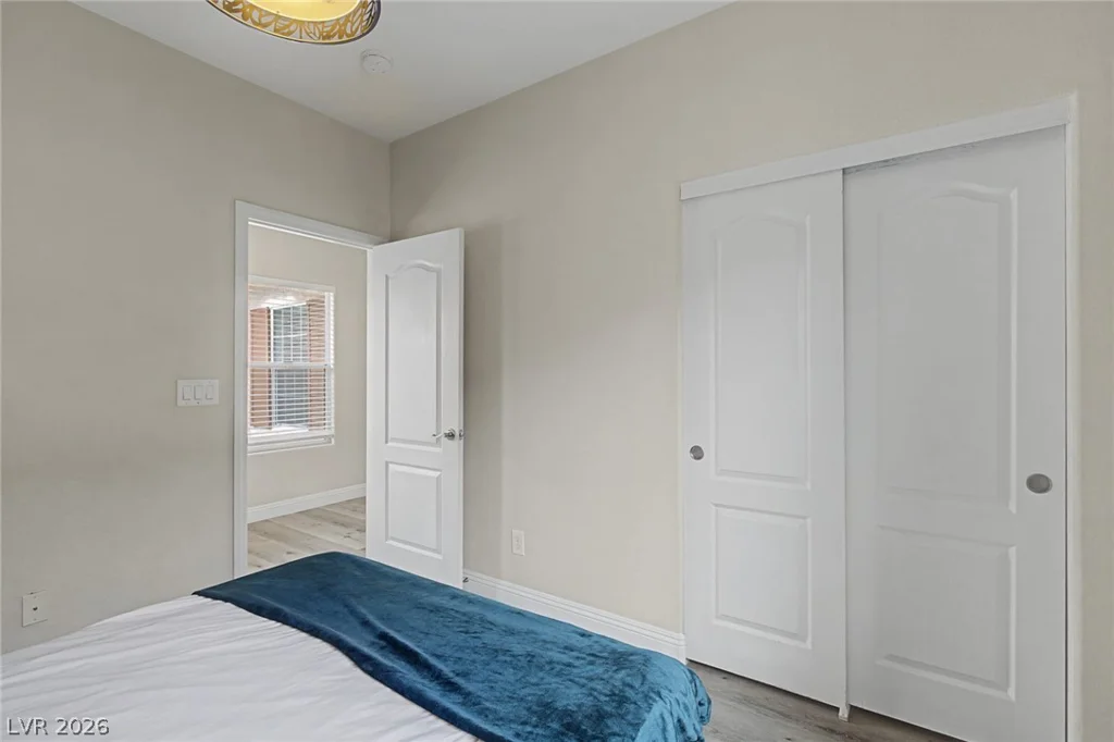 8136 Memory Lake, Las Vegas, NV 89178