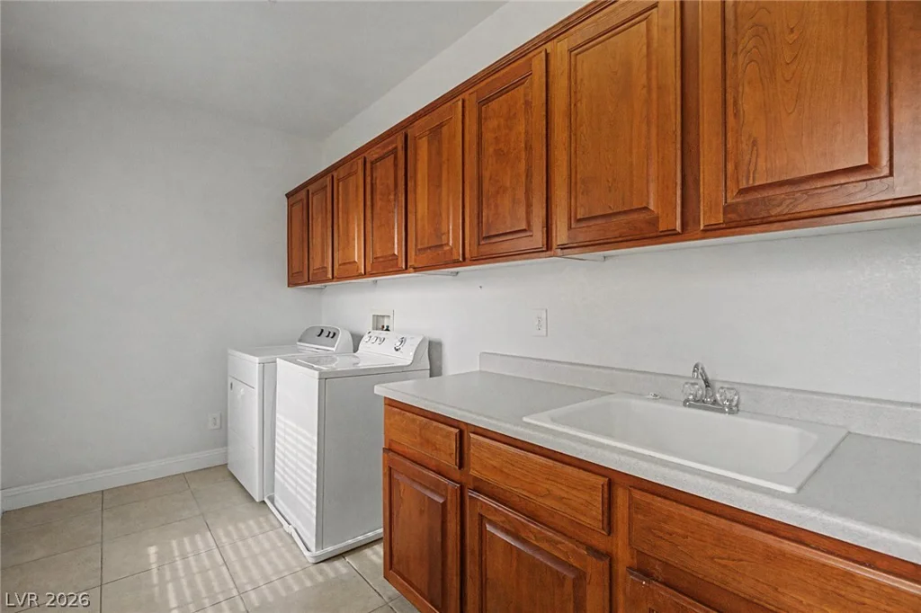 8136 Memory Lake, Las Vegas, NV 89178