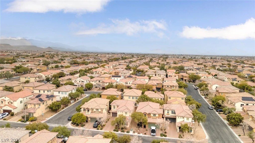 8136 Memory Lake, Las Vegas, NV 89178