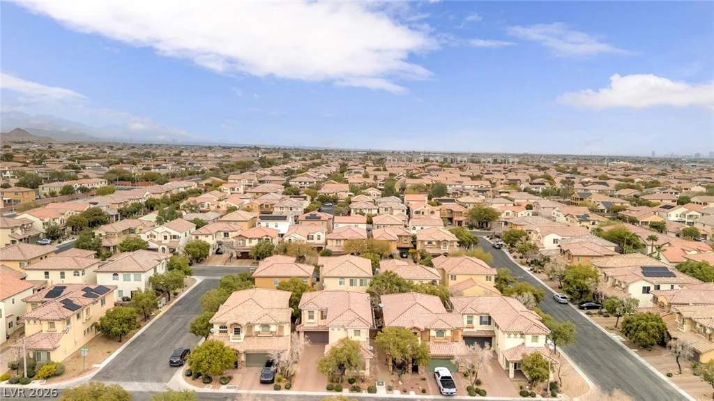 8136 Memory Lake, Las Vegas, NV 89178